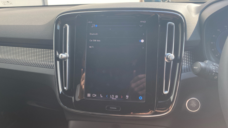 Volvo Xc40 2.0 B4P Plus Dark 5dr AWD Auto Petrol Estate